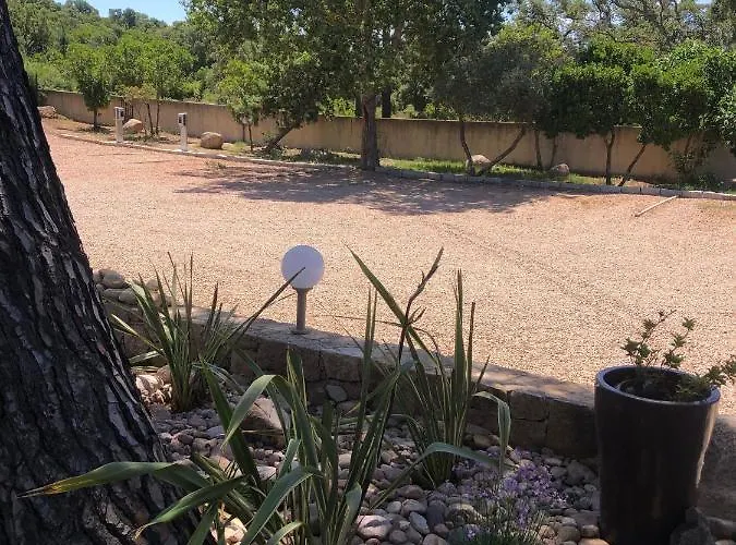 فيلة Pleasant Private Located In A Garden Of 8000m2 With Trees بورتو فيكشْيو